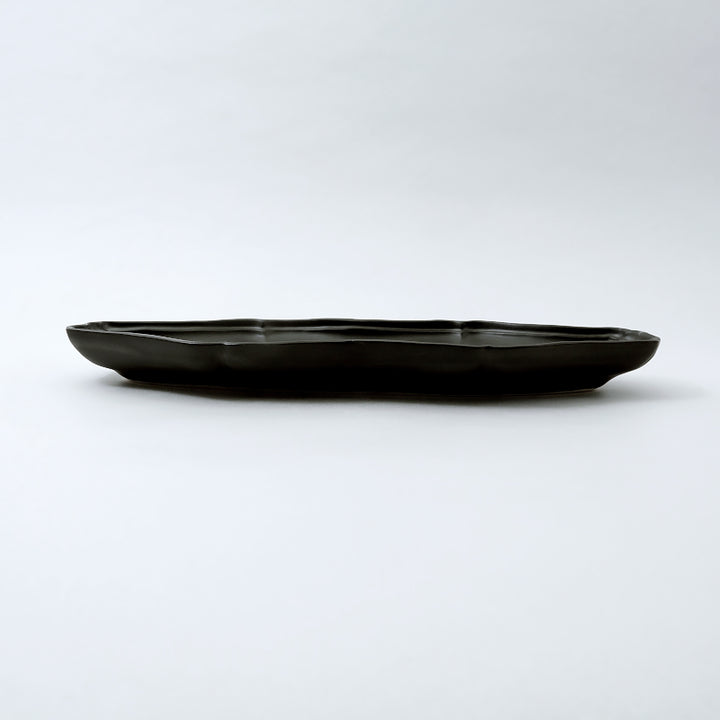 臼杵焼 輪花オーバル長皿 黒 2枚組 約29cmx12cm USUKIYAKI 輪花オーバル長皿 – 臼杵焼オンラインストア